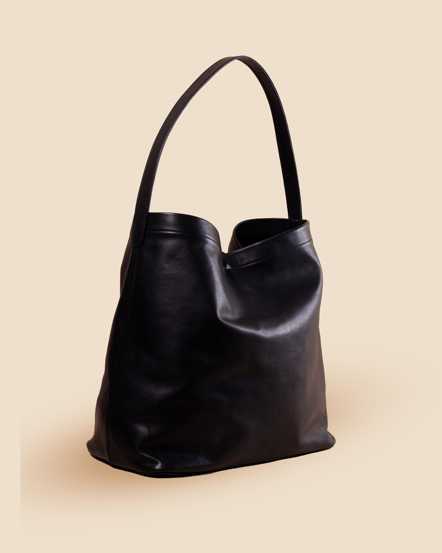 pietro-us.pro The Chelsea XL Midnight Leather Tote
