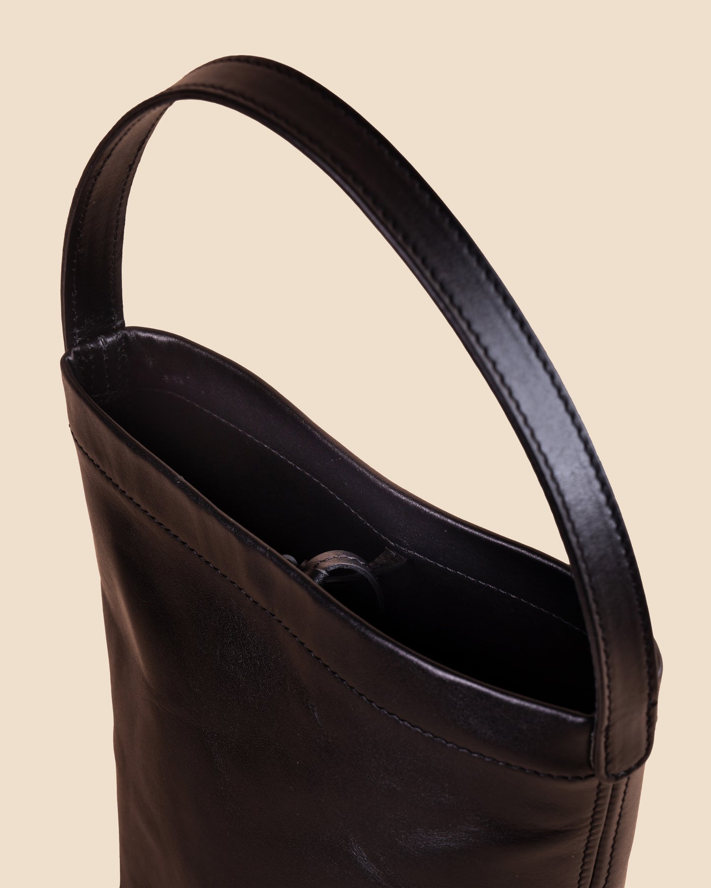 pietro-us.pro The Chelsea Mini Midnight Leather Bucket Bag