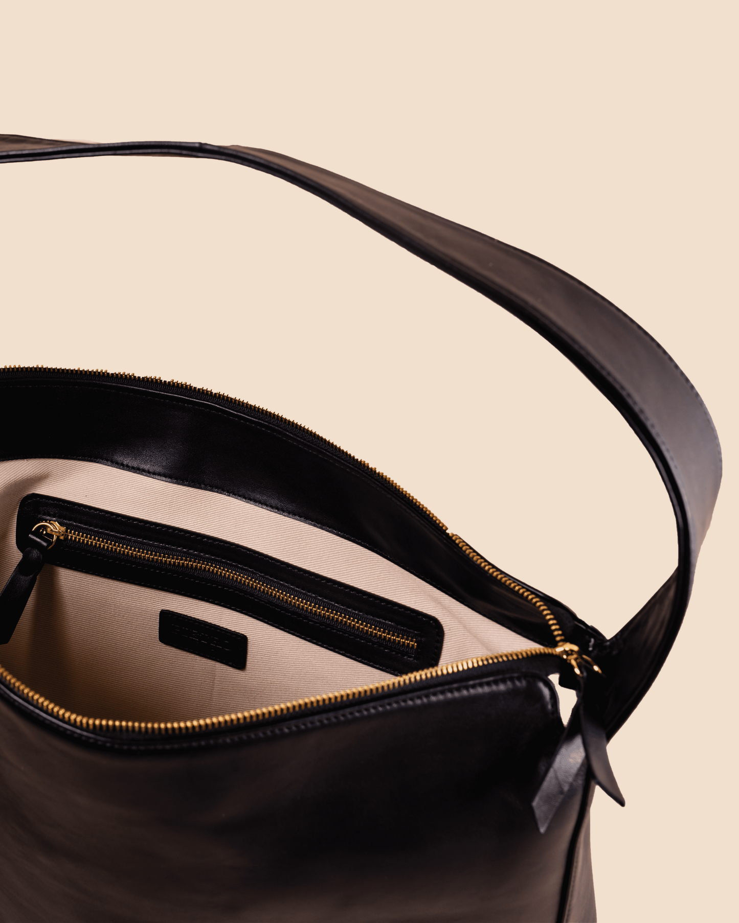 pietro-us.pro The Park Ave Midnight Leather Bag