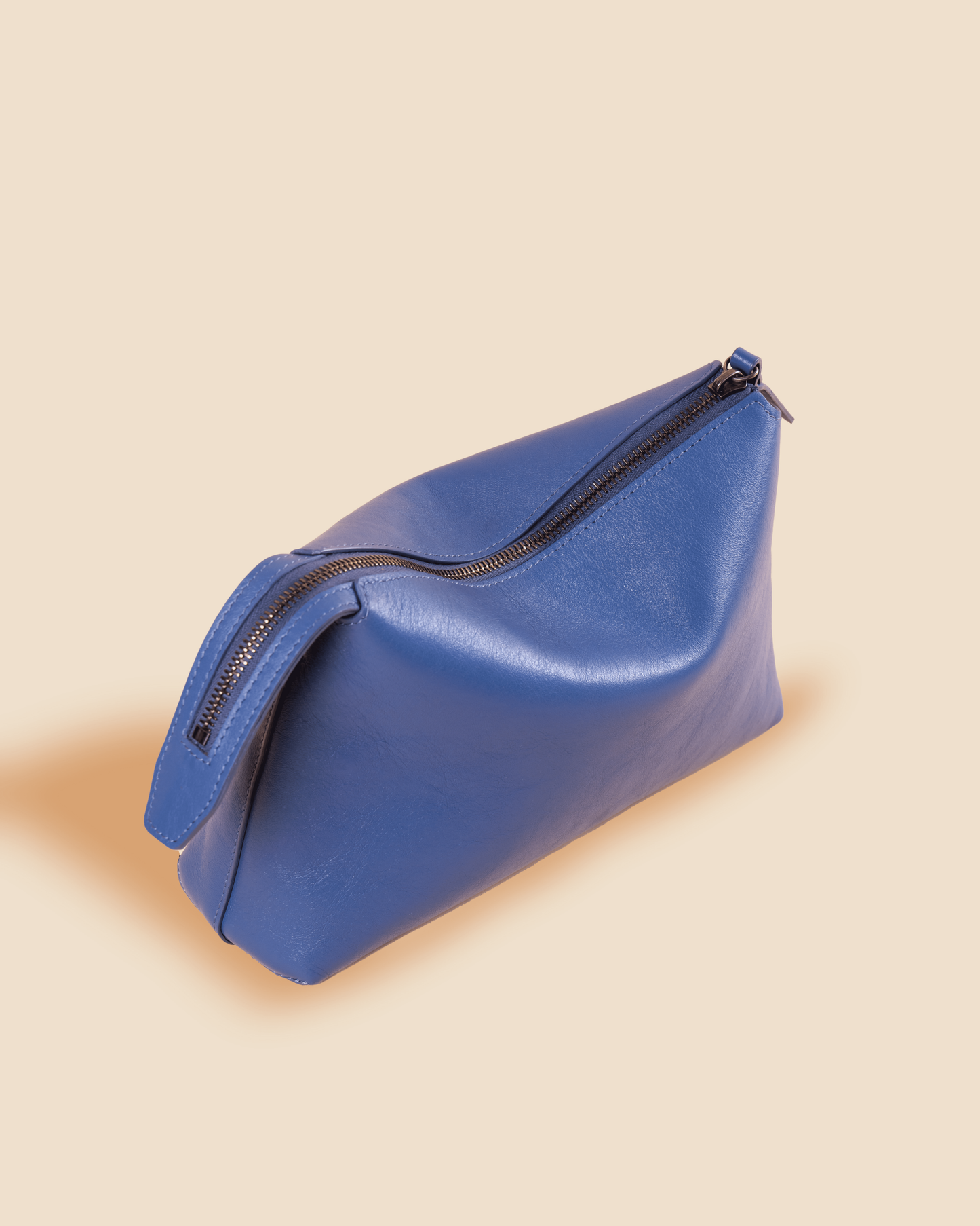 pietro-us.pro The Hudson Clutch Indigo Leather Bag