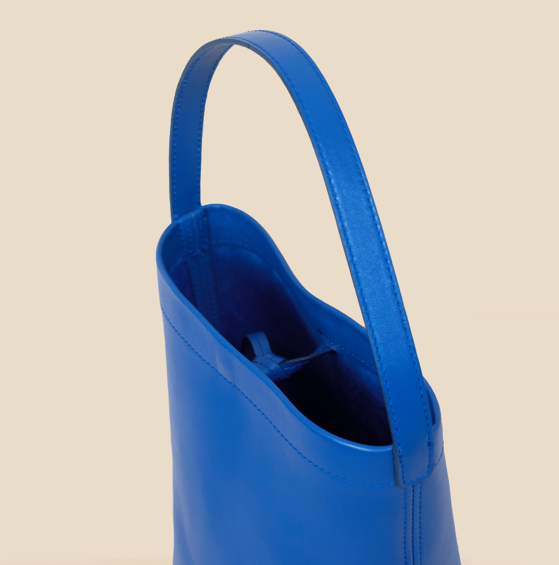 pietro-us.pro The Chelsea Mini Cobalt Leather Bucket Bag